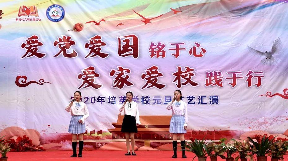 《新倩女幽魂》超级大服预约开启，三界顶流“吟潮”绚丽登场！